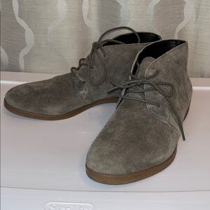 NWOT Franco Sarto Ankle Booties Suede Leather Gray Lace Up Size 8.5